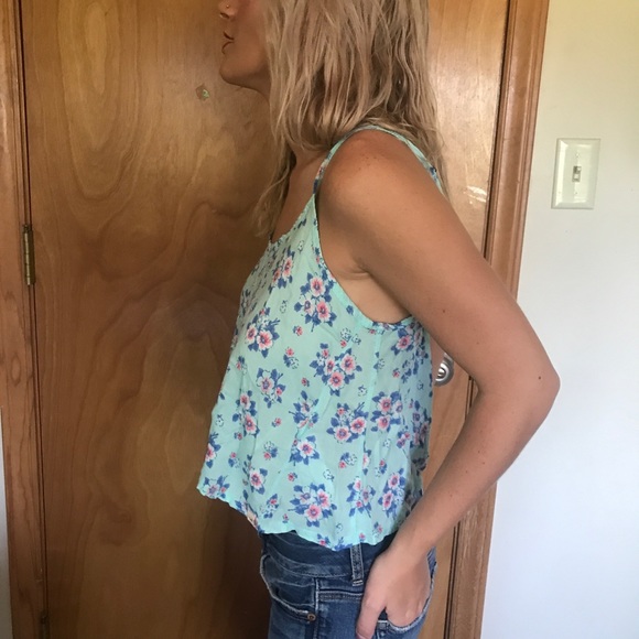 Hollister Floral Fly Back Tank Top - Picture 2 of 5